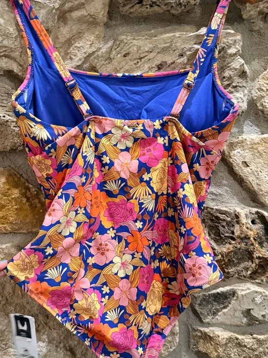 Vibrant Floral Rip Curl One Piece Swimsuit sz L Full Support D/DD NWT - Picture 3 of 10